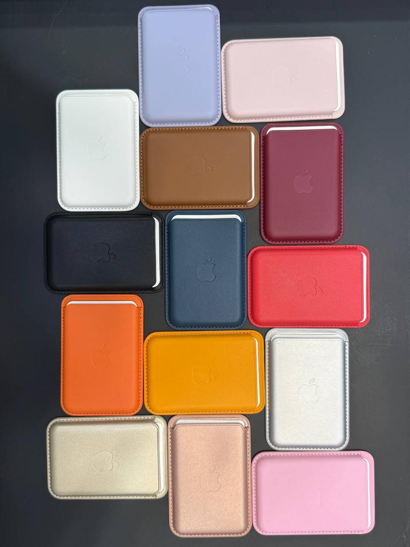 طراحی باریک و شیک Wallet MagSafe جاکارتی مگنتی آیفون رنگ آبی همراه اکسسوری