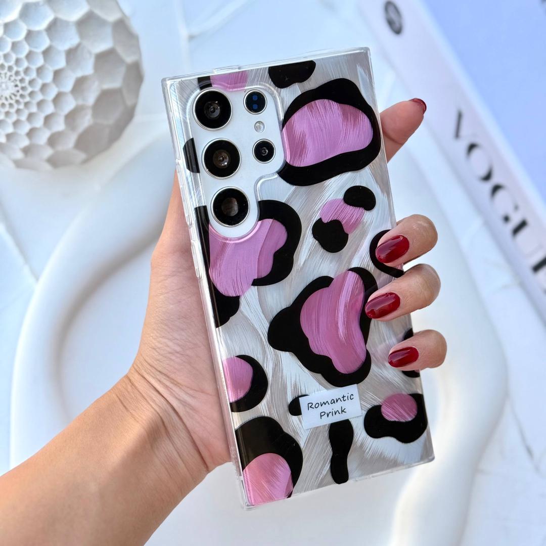 نمای نزدیک طرح پلنگی قاب شیائومی و پوکو