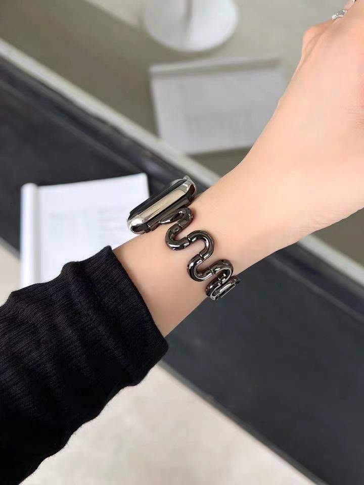 بند فلزی اسنک نیو اپل واچ همراه اکسسوری رنگ نقره‌ای