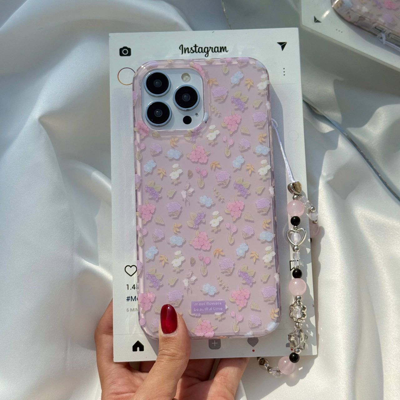 قاب محافظ آیفون طرح گلدار صورتی همراه اکسسوری