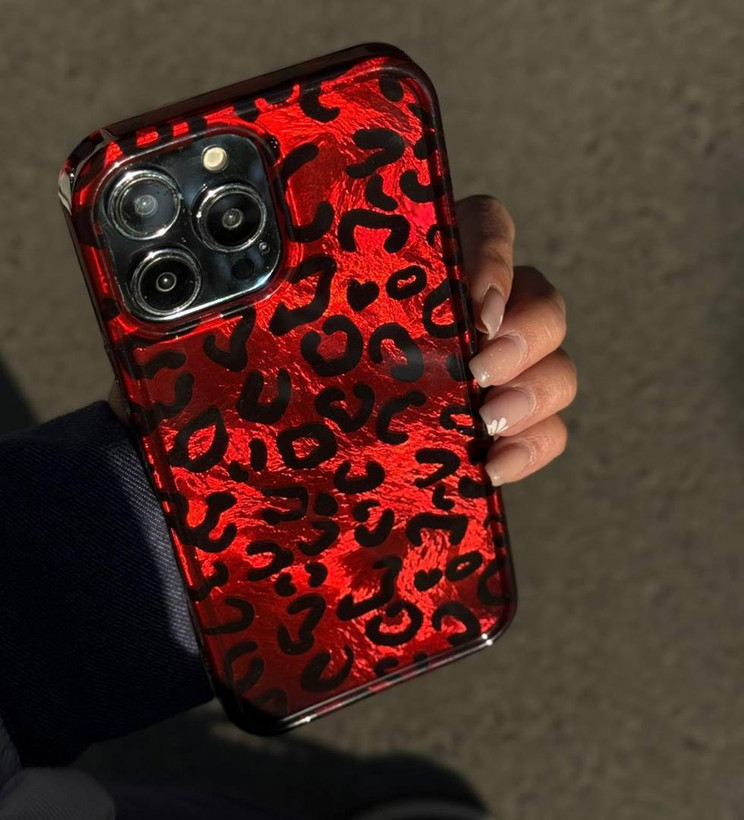 قاب آیفون براق طرح پلنگی قرمز
