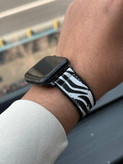 ۲. بند طرح پلنگی Apple Watch سایز 38 تا 49