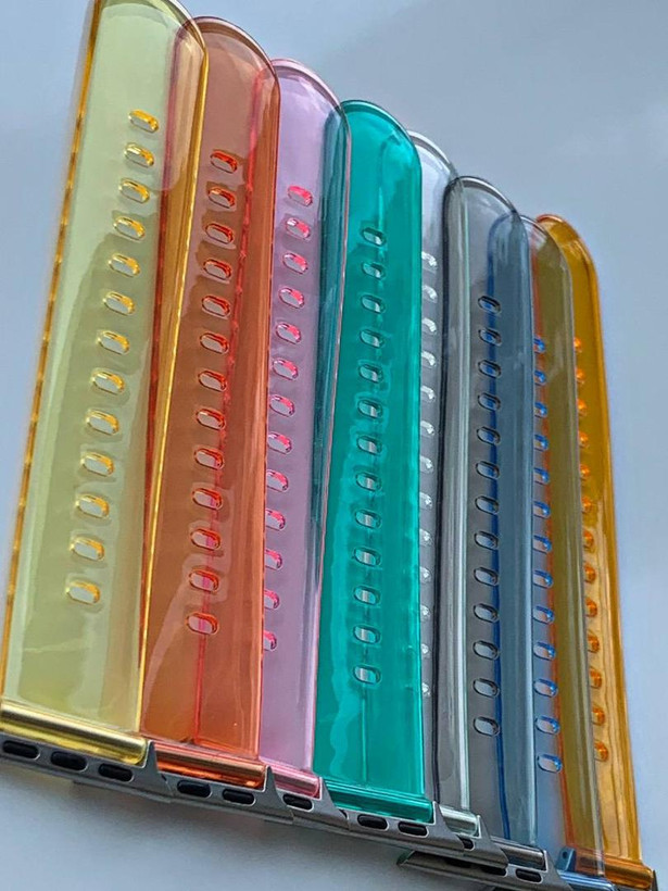 ۳. تصویر بند شفاف اپل واچ سایز ۴۰ تا ۴۵ میلیمتر