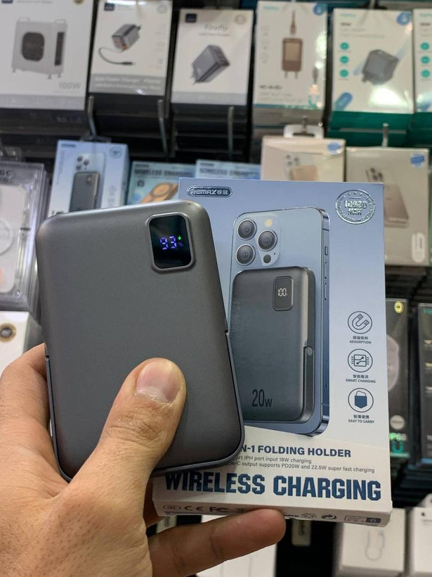 ۴. پاوربانک آلومینیومی ریمکس استند تاشو همراه اکسسوری