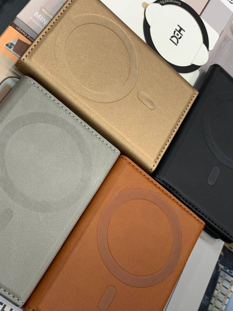 ۳. جاکارتی مگسیف HDD با قابلیت استند رومیزی