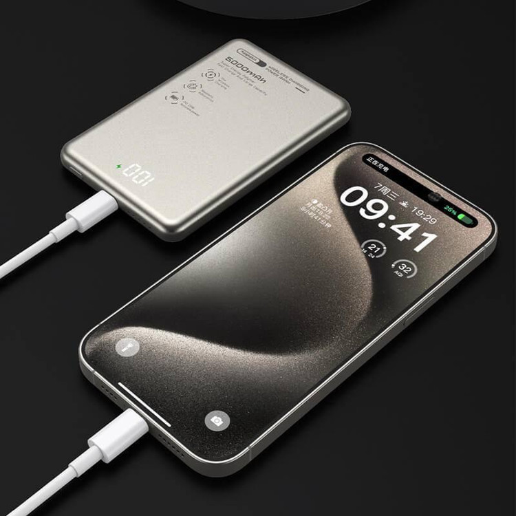 پاوربانک شارژ سریع TOTU Type-C همراه اکسسوری