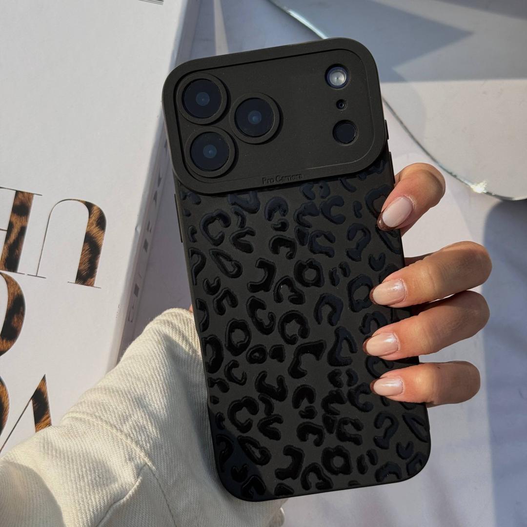 قاب پلنگی مشکی iPhone 12 همراه اکسسوری