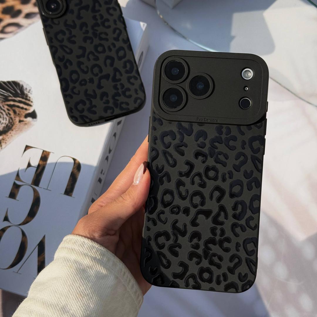 قاب پلنگی مشکی iPhone 15Promax همراه اکسسوری