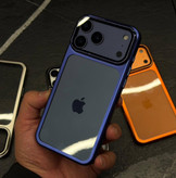 استند محافظ لنز در حالت باز قاب Ultra Clear Cam Stand همراه اکسسورینمای پشتی شفاف قاب Ultra Clear Cam Stand همراه اکسسوری