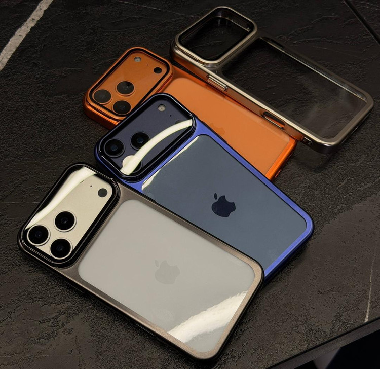 قاب Ultra Clear Cam Stand آیفون 17 پرو نمای جلو همراه اکسسوری