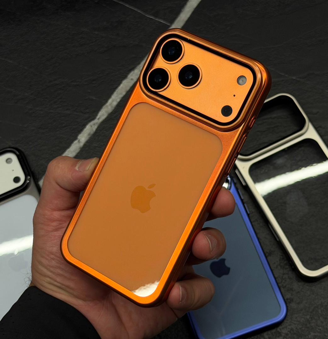 نمای نزدیک دکمه آلومینیومی قاب Ultra Clear Cam Stand همراه اکسسوری