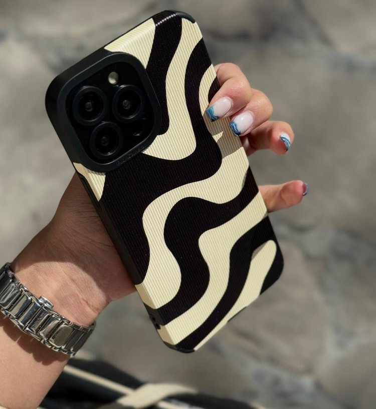 قاب گوشی آیفون زبرا هاشور 2025