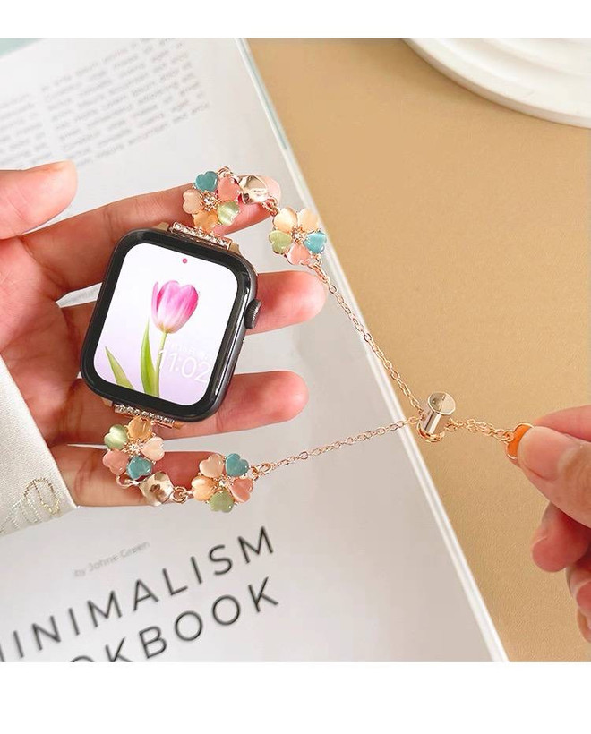 بند فانتزی اپل واچ طرح گل بابونه