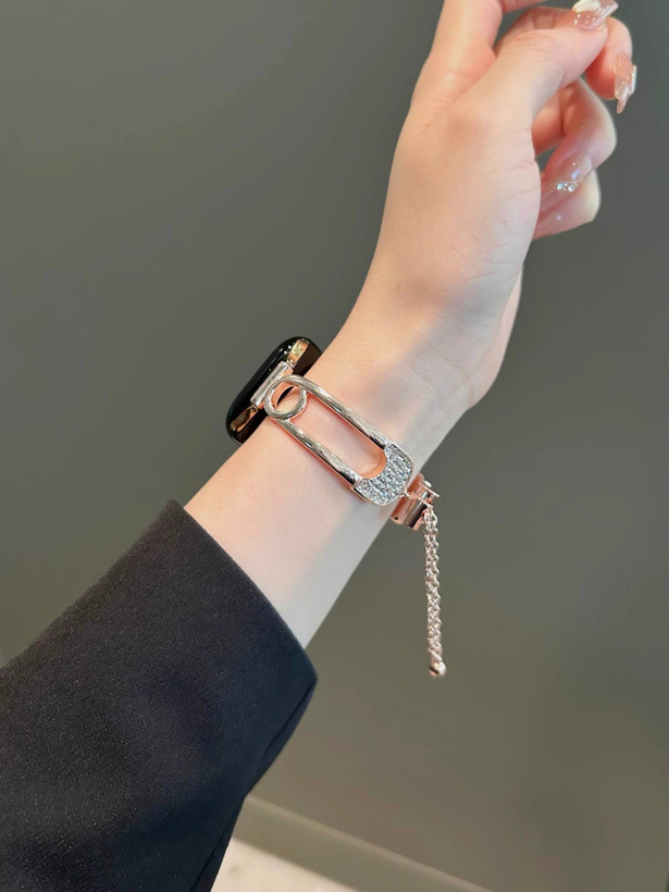 بند نگین دار اپل واچ طرح سنجاق مد شده