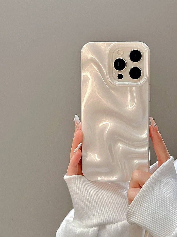 قاب آیفون سفید صدفی اکلیلی طرح موجدار