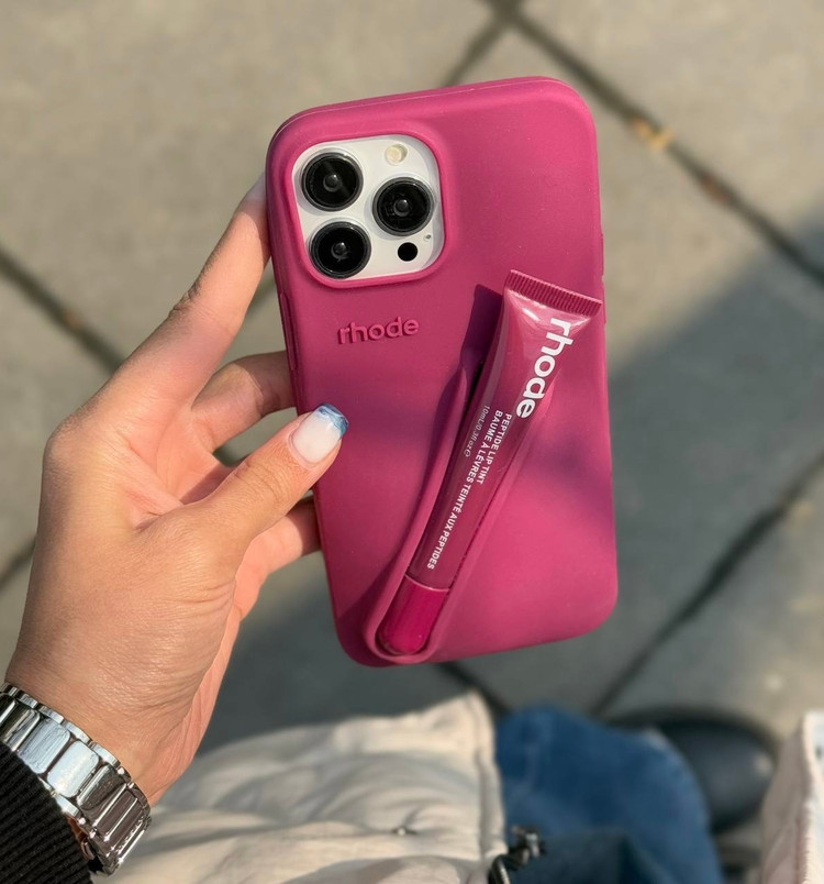 قاب رود آیفون 16 پرومکس سبک مینیمال همراه اکسسوری