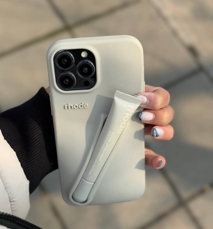 قاب سبک و شیک iPhone 13