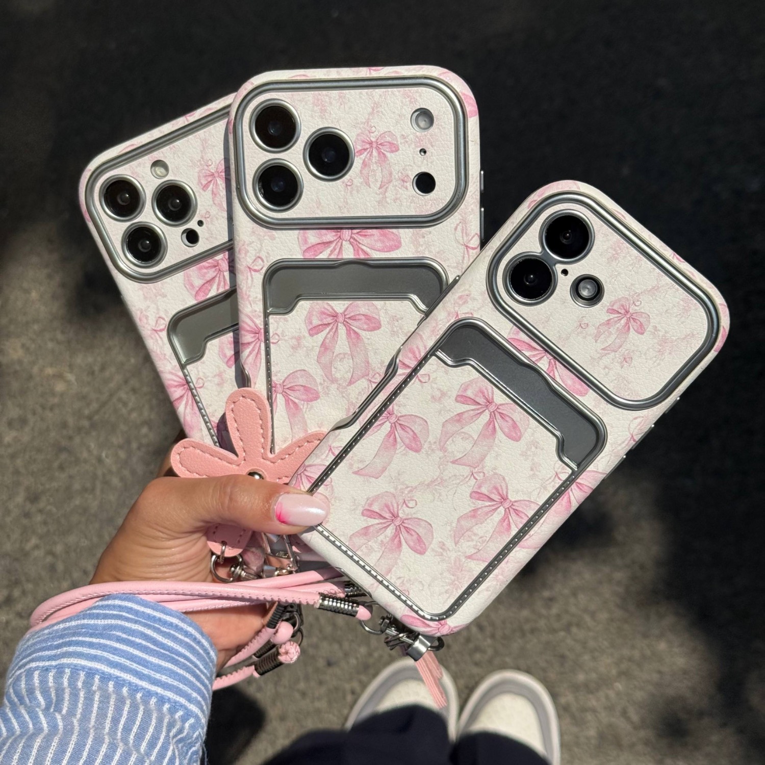 قاب پاپیونی روبانی صورتی مناسب iPhone 17 Pro