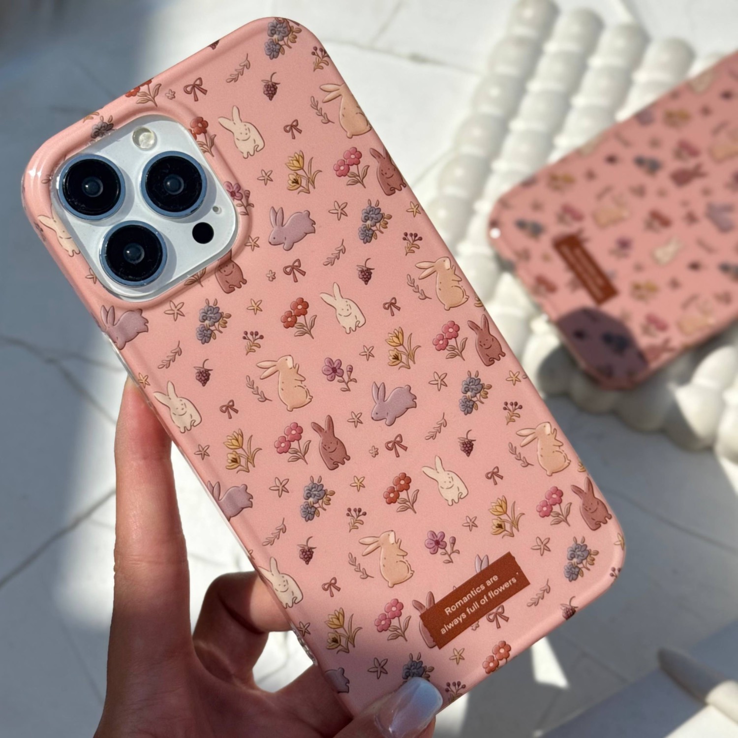 قاب فانتزی خرگوشی گلدار مناسب iPhone 13